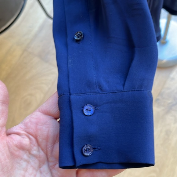 EUC Vince 100% silk top - Picture 5 of 9